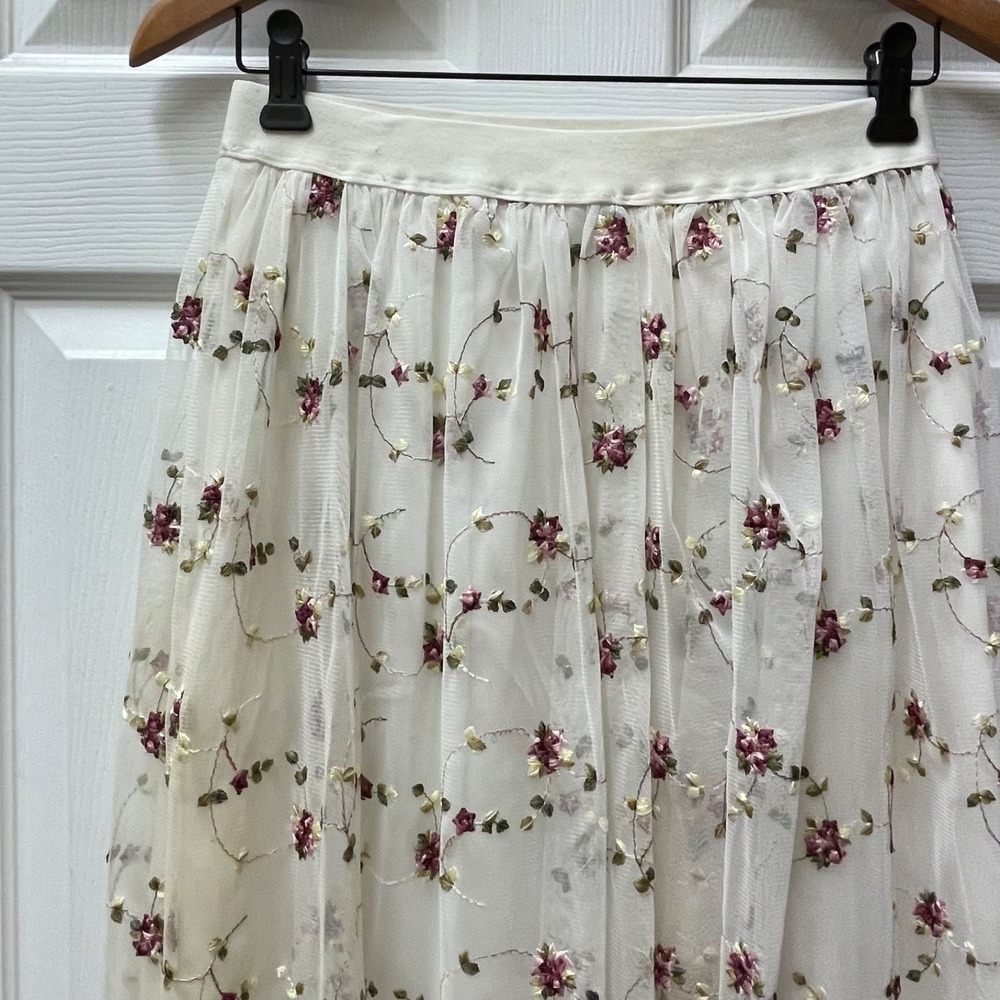 Forever 21 Women's M‎ Ivory/Pink Contemporary Mesh Overlay Skirt  (#CB51-3)